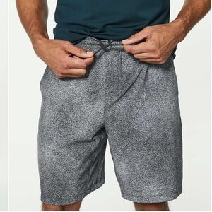 lululemon Men’s Pace Breaker Short Linerless Carbon Mist Gray Large